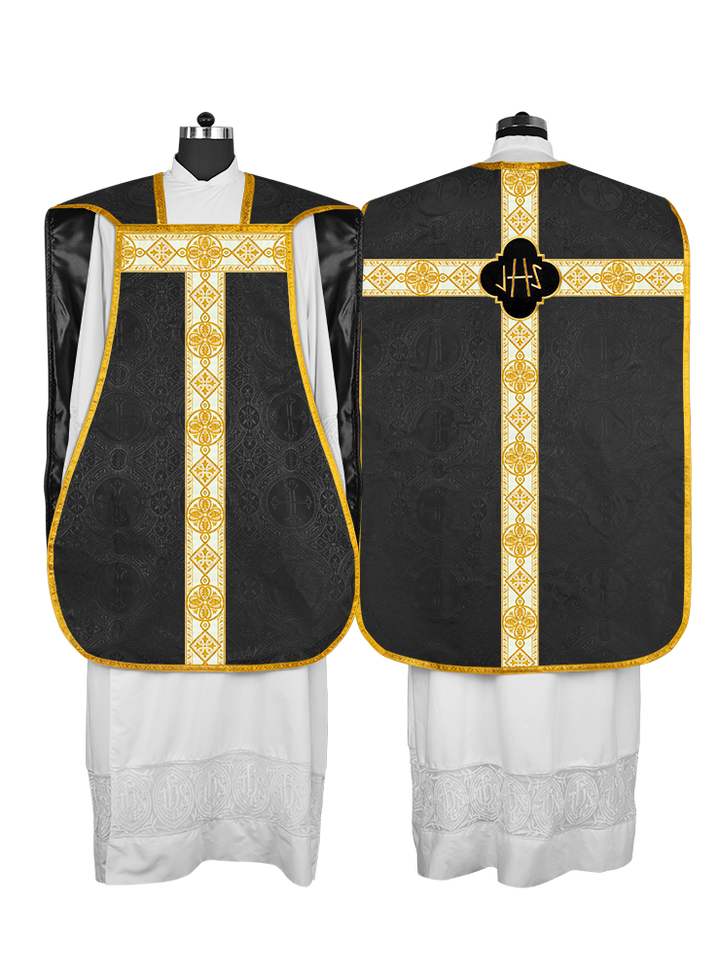 Vestimenta con espalda de violín y motivo bordado 