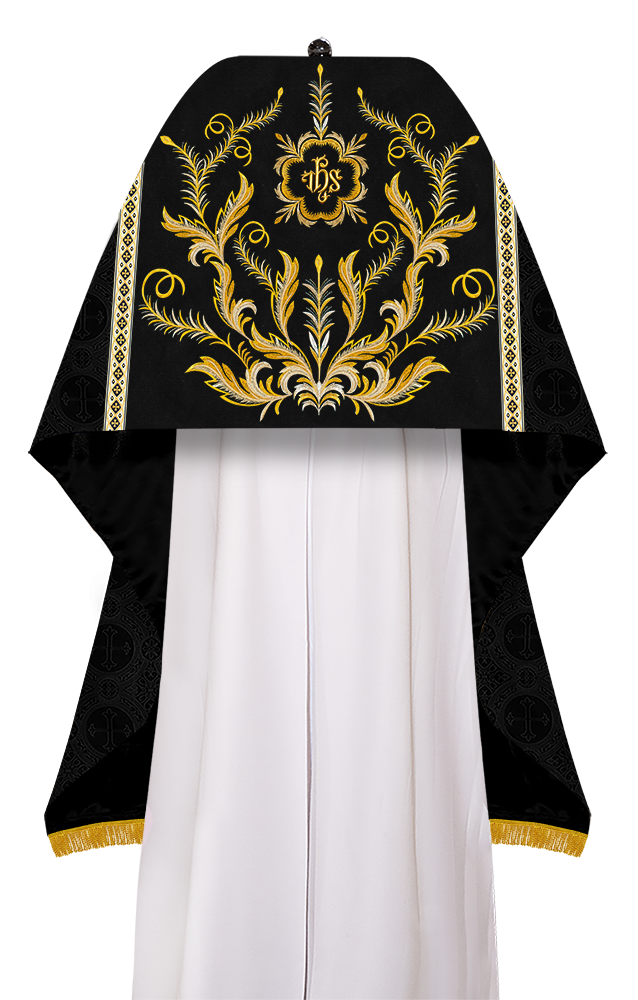 Humeral Veil Vestment with Ornate Embroidery Motif