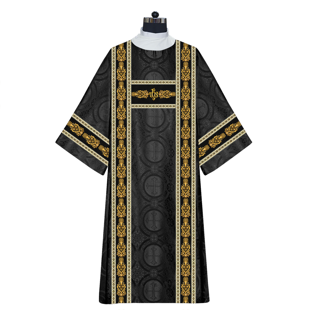 Dalmatics Vestments With Embroidered motifs