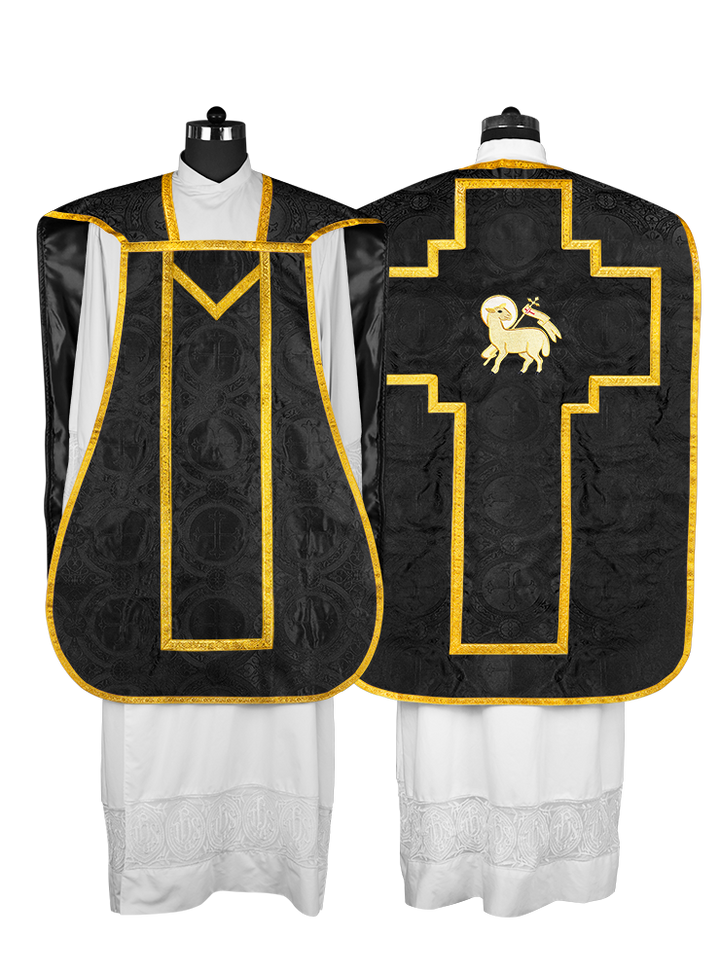 Roman Chasuble with adorned motif