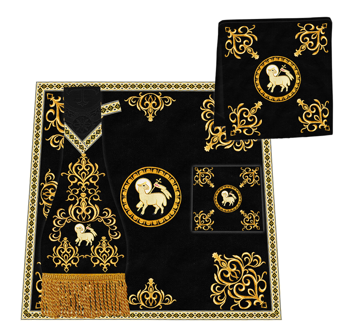 Vestidura tradicional con espalda de violín y motivos y adornos 