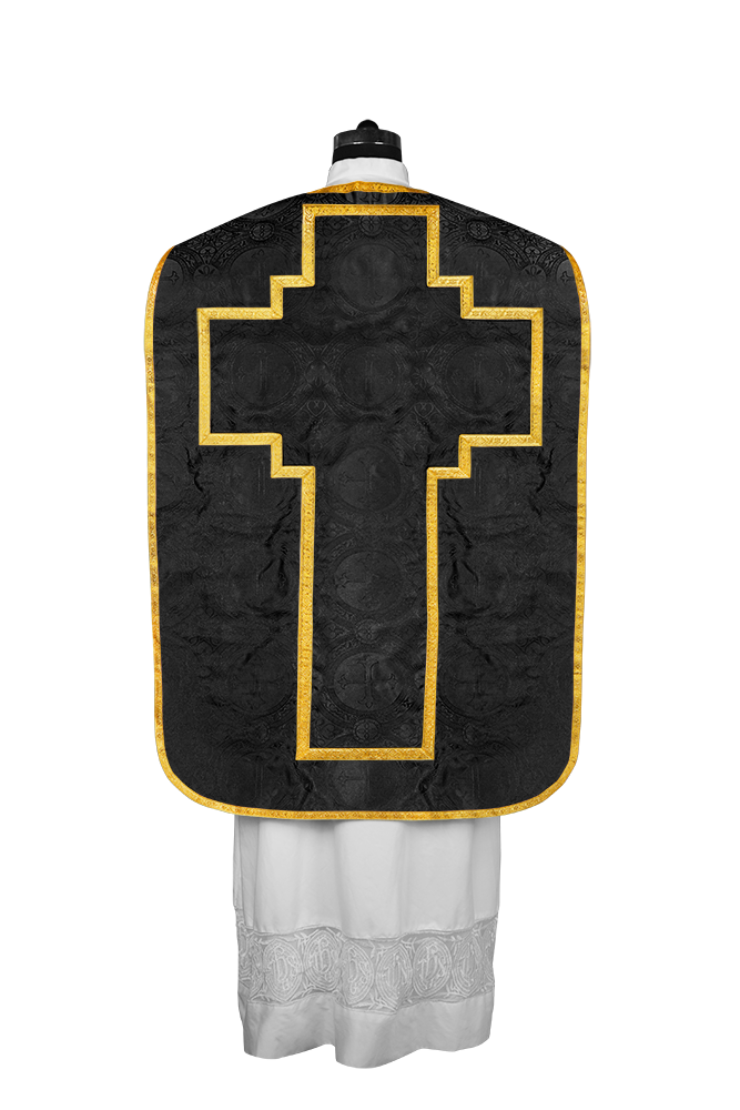 Roman Chasuble with adorned motif