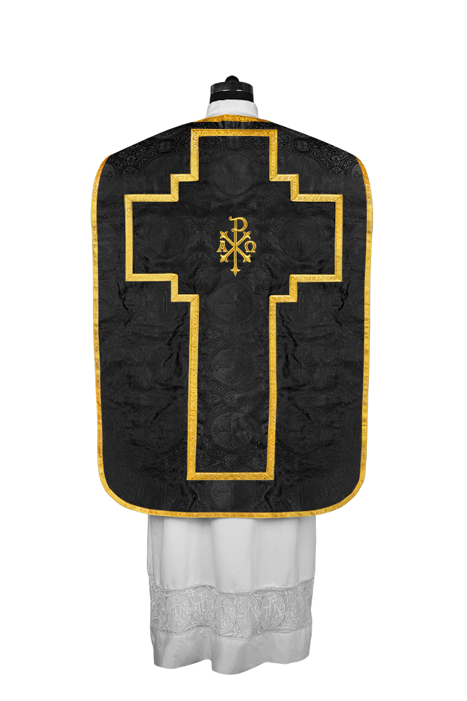 Roman Chasuble with adorned motif