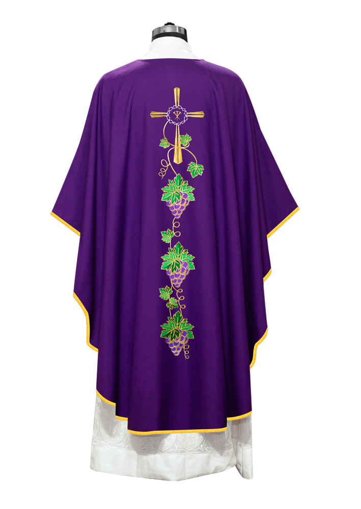 Gothic chasuble adorned with Grape clusters