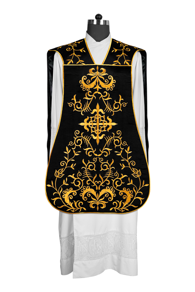 Casulla romana con bordados adornados 