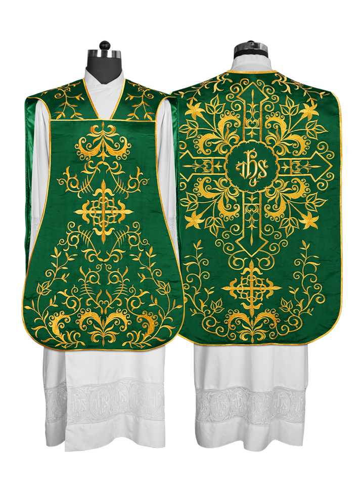 Casulla romana con bordados adornados 