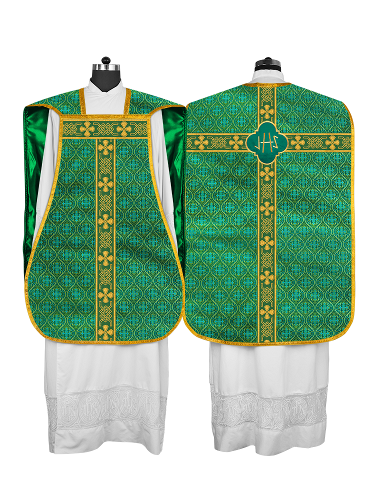 Casulla romana con motivos y ribetes 