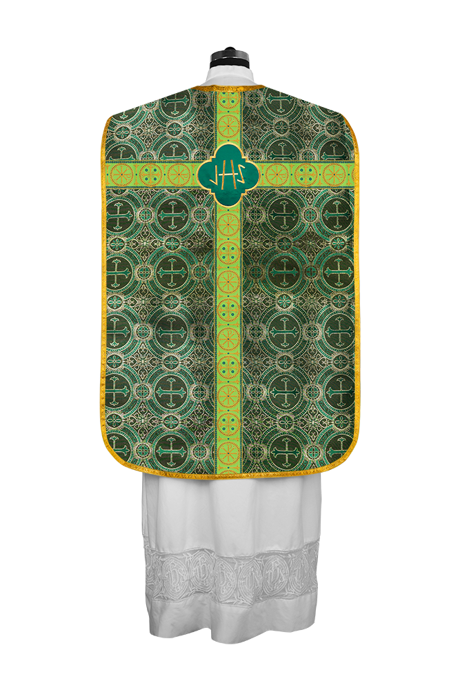 Casulla romana con motivo espiritual y trenzas ornamentadas 