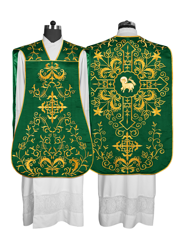 Casulla romana con bordados adornados 