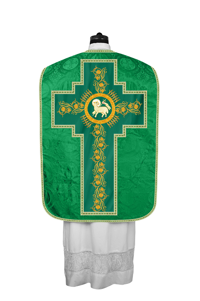 Casulla romana con bordados y adornos de uvas 