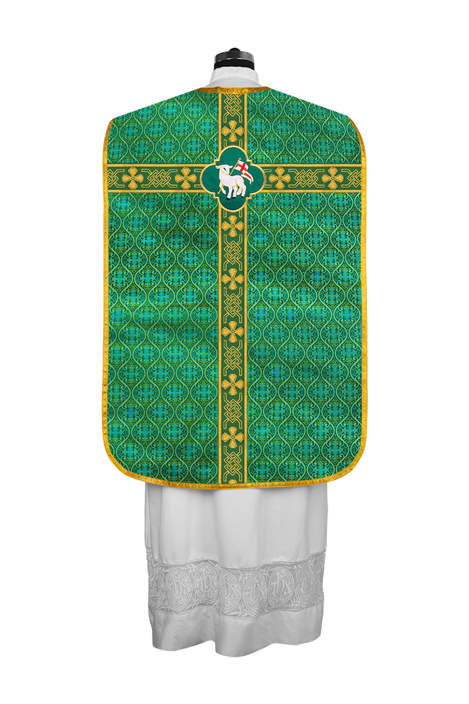 Casulla romana con motivos y ribetes 