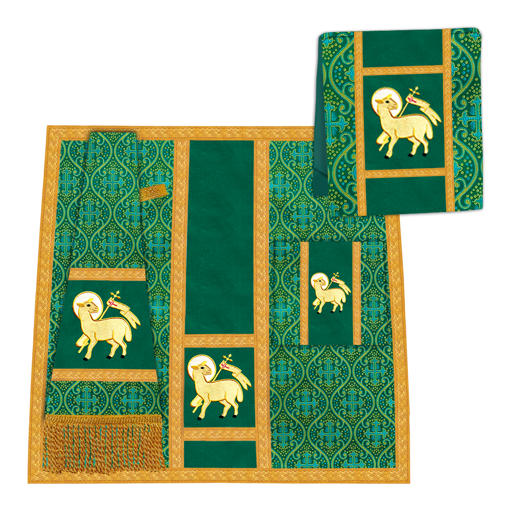 Roman Chasuble with adorned motif