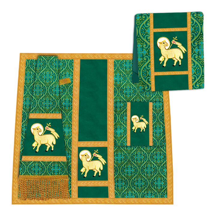 Roman Chasuble with adorned motif