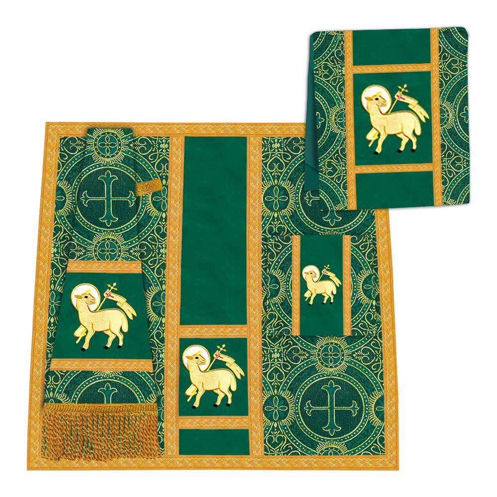 Roman Chasuble with adorned motif