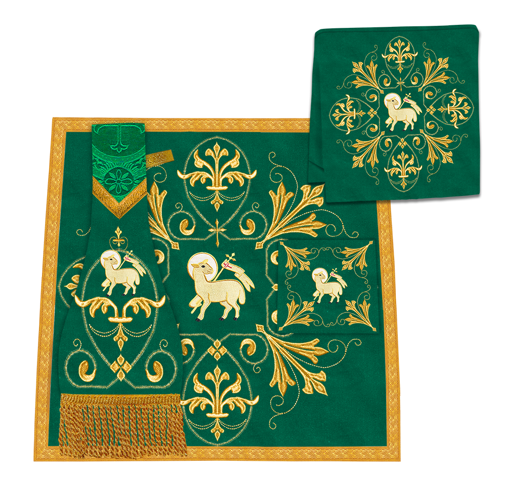 Vestimentas católicas con espalda de violín 