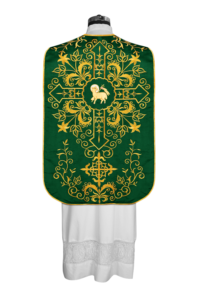 Casulla romana con bordados adornados 