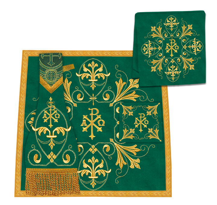 Vestimentas católicas con espalda de violín 