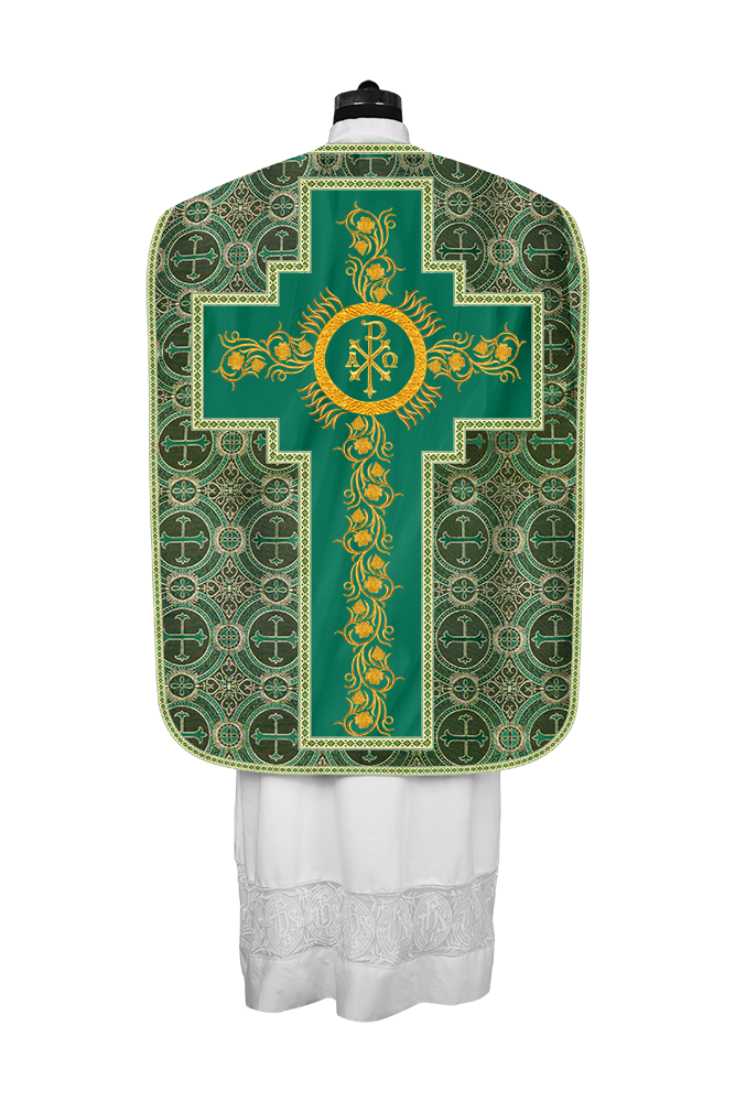 Casulla romana con bordados y adornos de uvas 