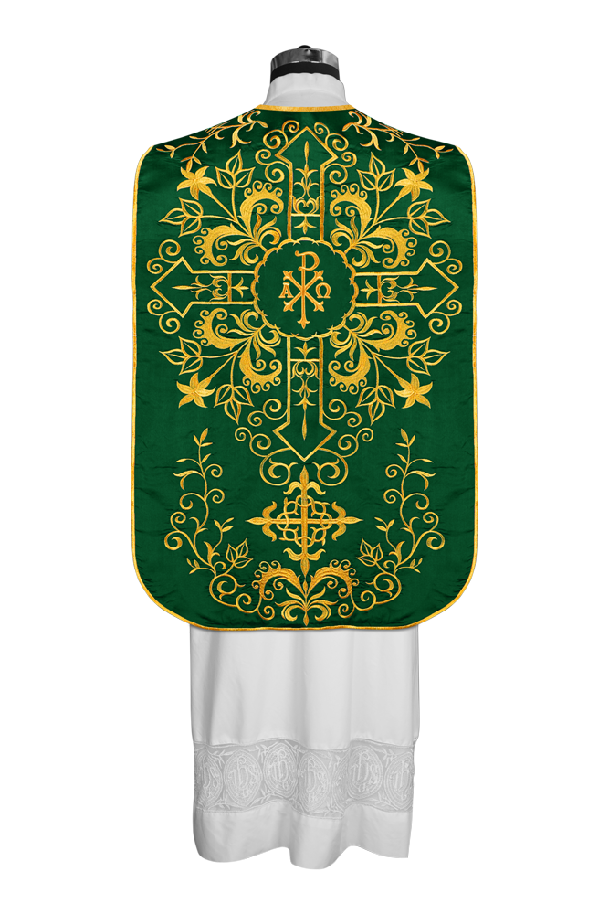 Casulla romana con bordados adornados 