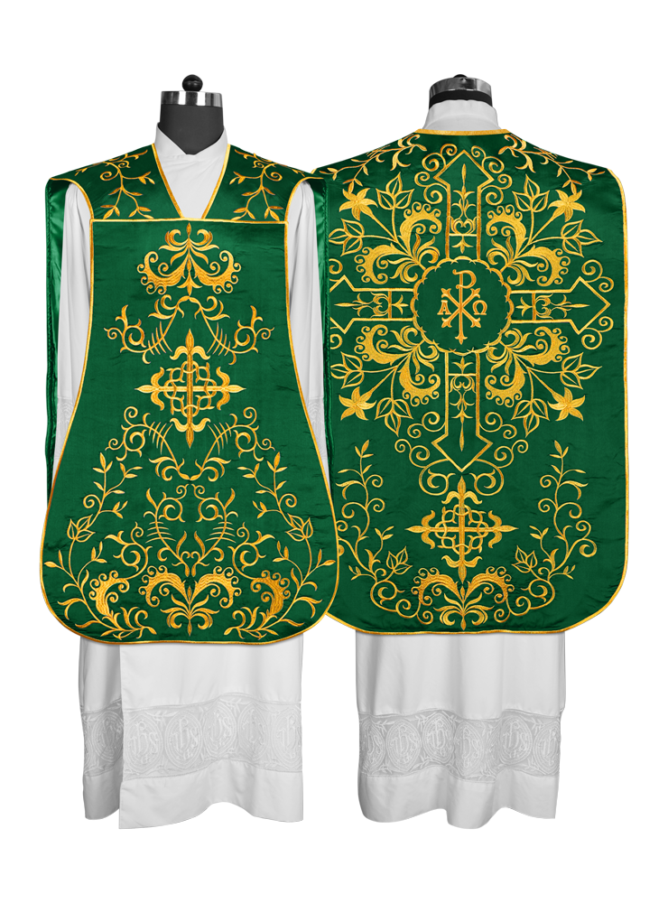 Casulla romana con bordados adornados 