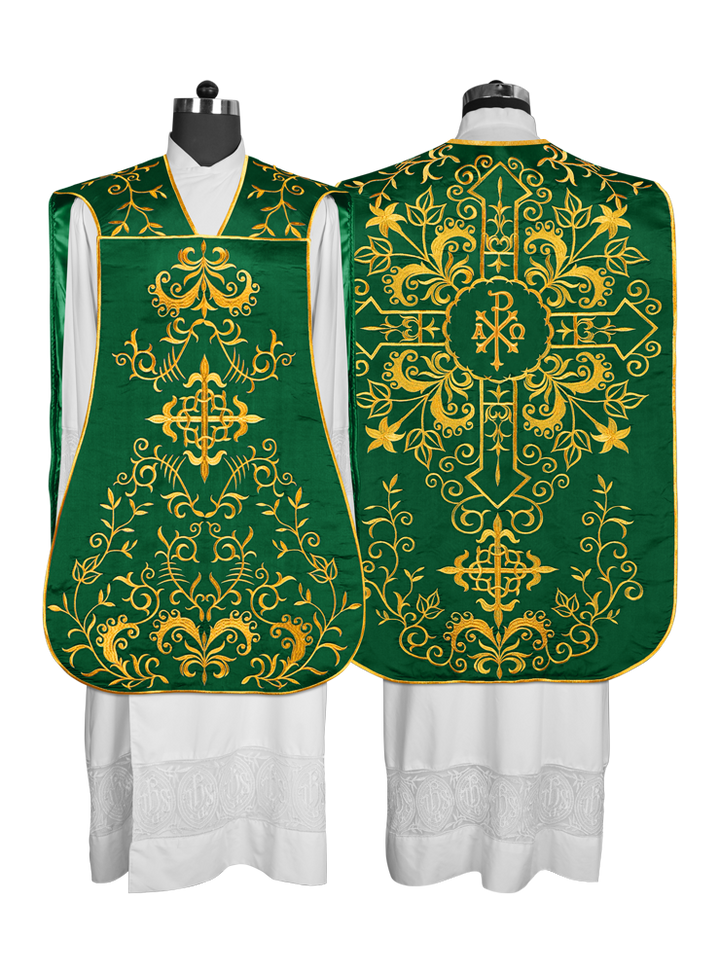 Casulla romana con bordados adornados 