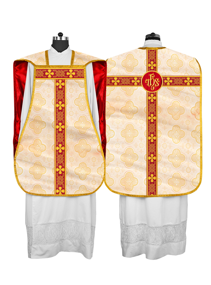 Casulla romana adornada con encaje 