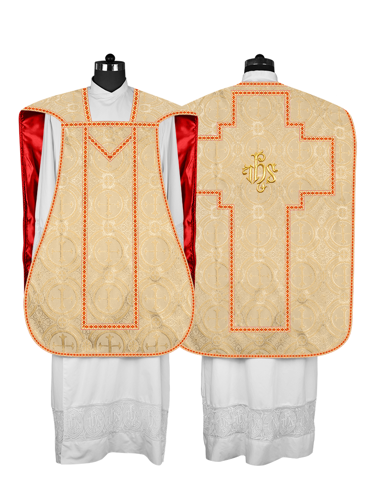 Casulla romana con motivos y ribetes adornados 