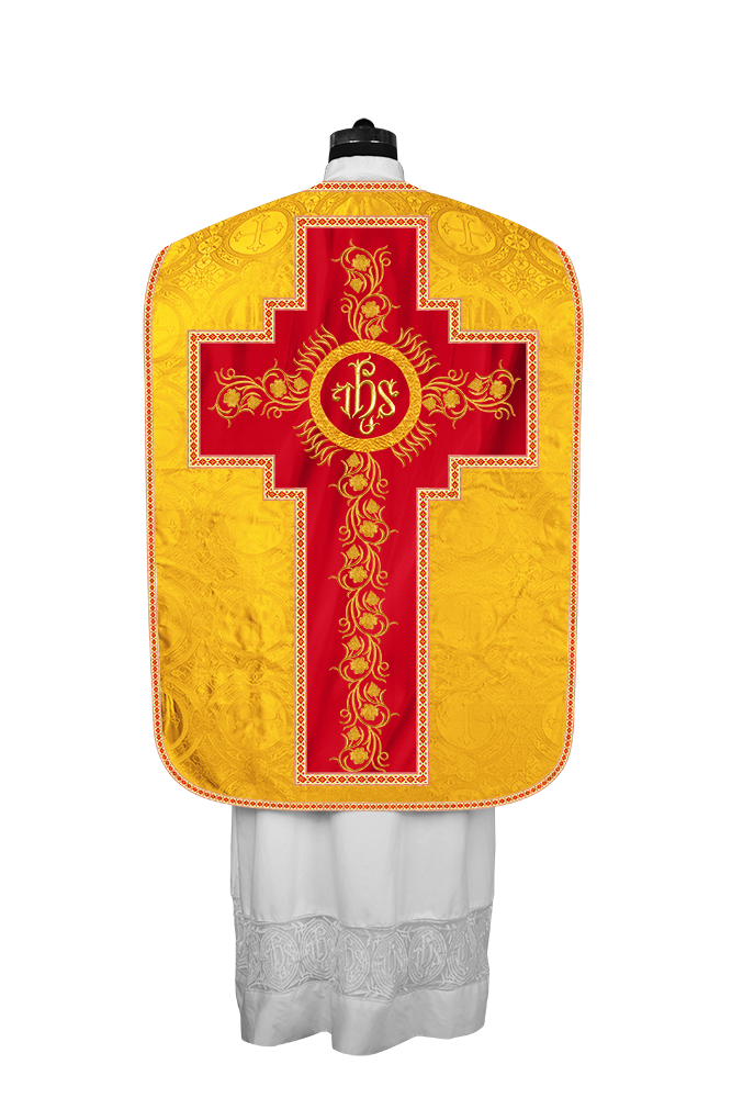 Casulla romana con bordados y adornos de uvas 