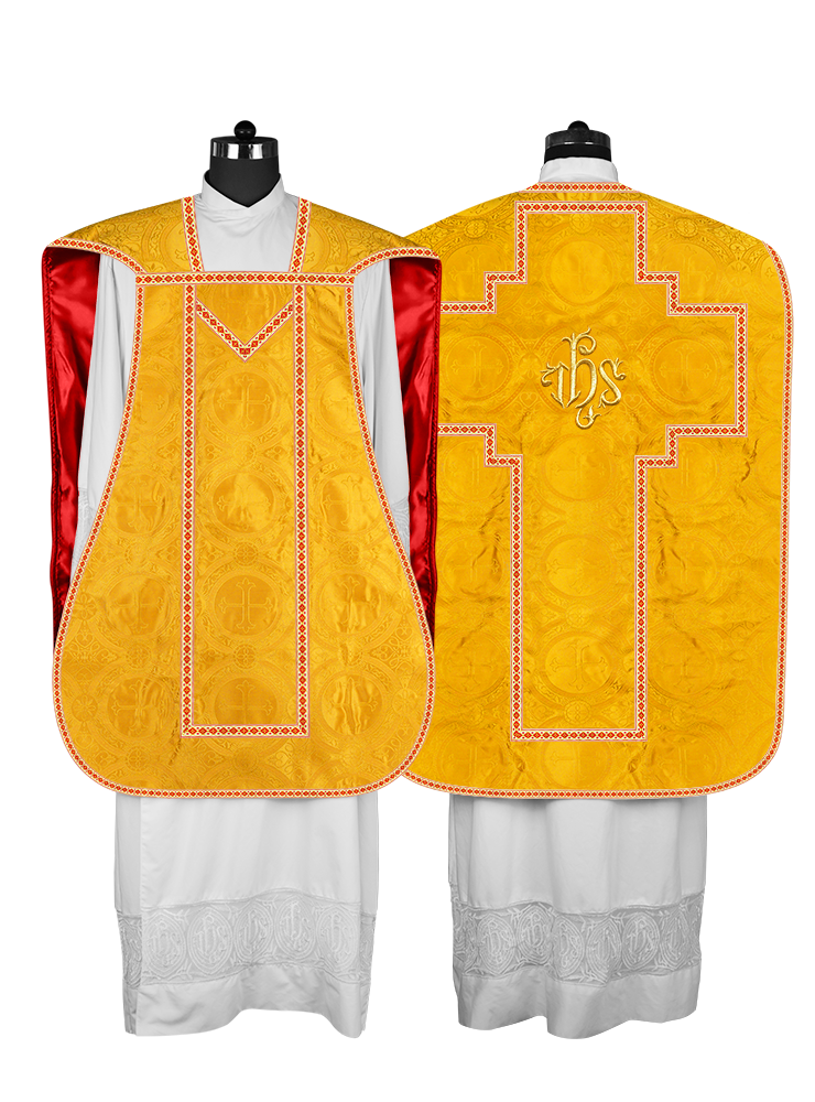 Casulla romana con motivos y ribetes adornados 