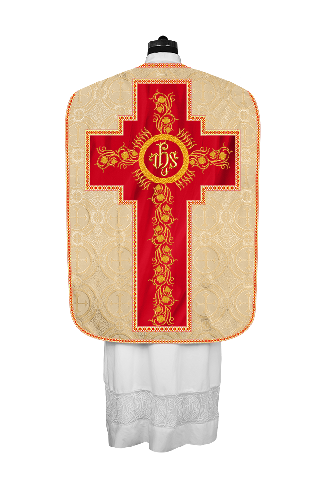 Casulla romana con bordados y adornos de uvas 