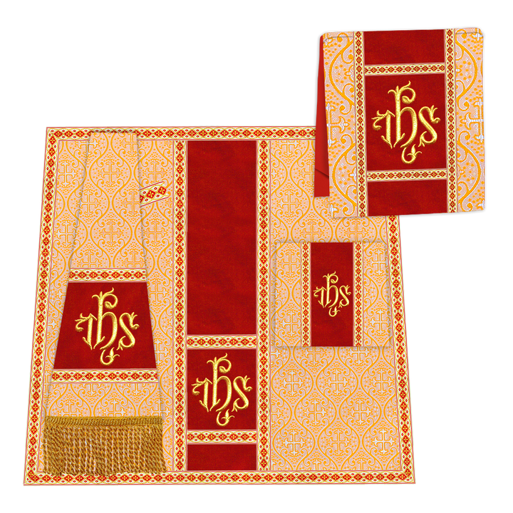 Casulla romana con motivos y ribetes adornados 