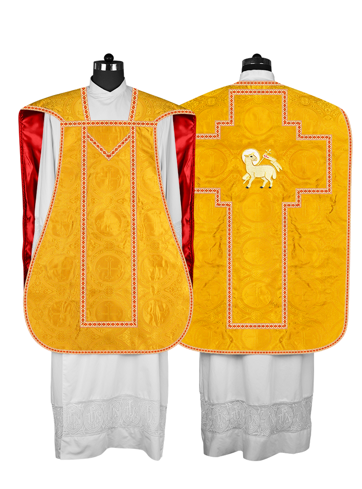 Casulla romana con motivos y ribetes adornados 