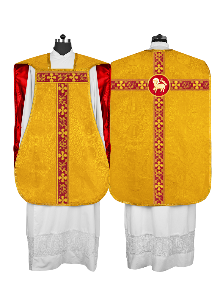 Casulla romana adornada con encaje 