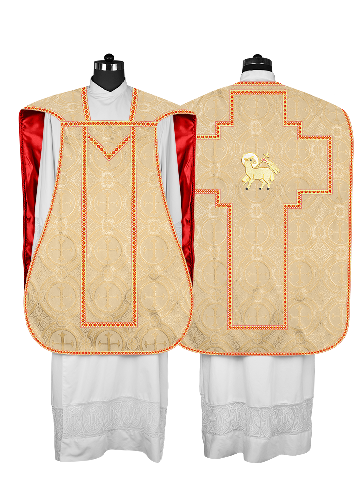 Casulla romana con motivos y ribetes adornados 
