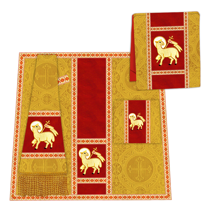 Casulla romana con motivos y ribetes adornados 