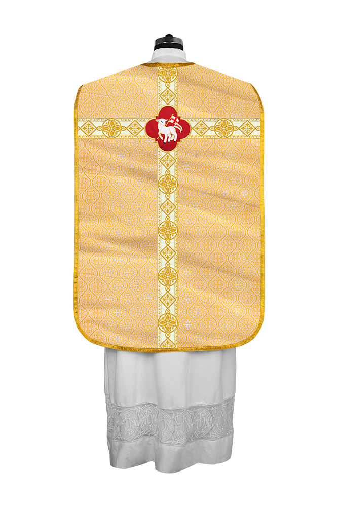 Vestimenta con espalda de violín y motivo bordado 