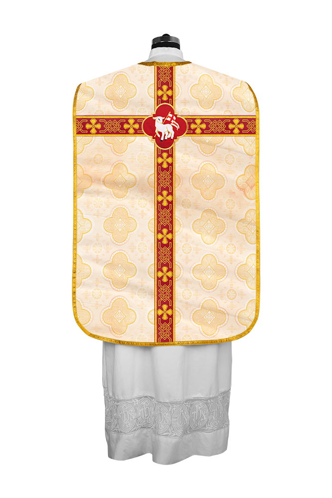 Casulla romana con motivos y ribetes 