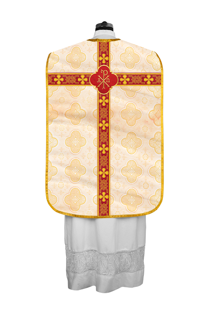 Casulla romana con motivos y ribetes 