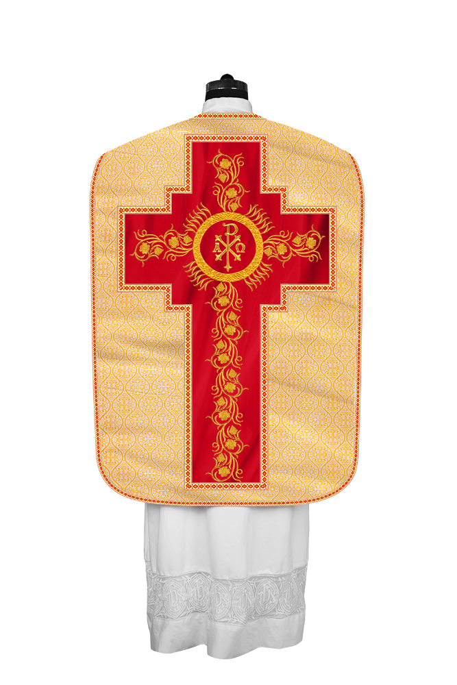 Casulla romana con bordados y adornos de uvas 