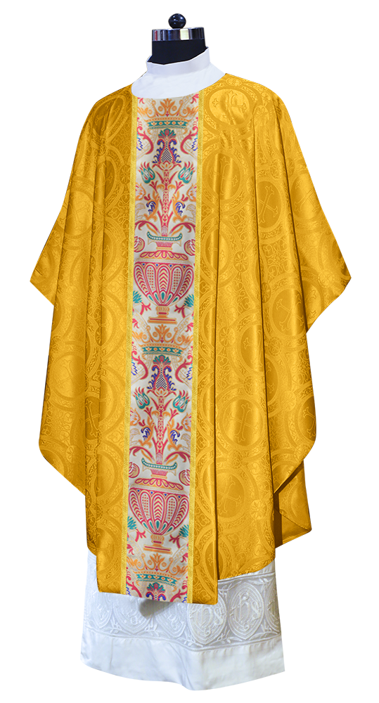 Gothic Chasubles in Coronation Tapestry