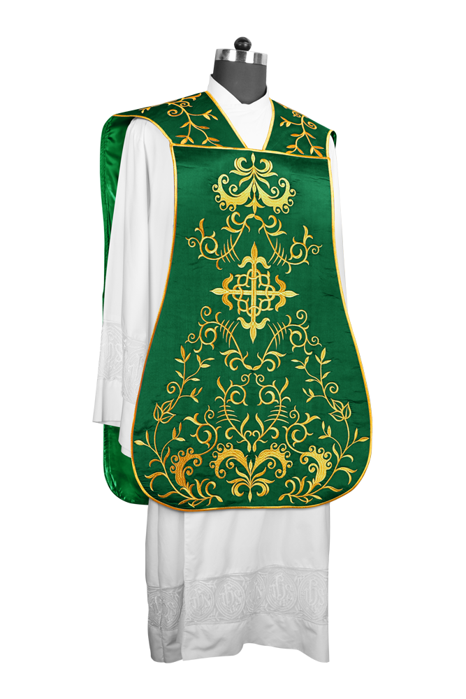 Casulla romana con bordados adornados 