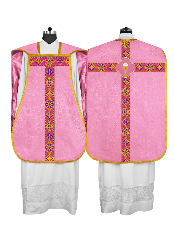 Casulla romana con trenzas tejidas