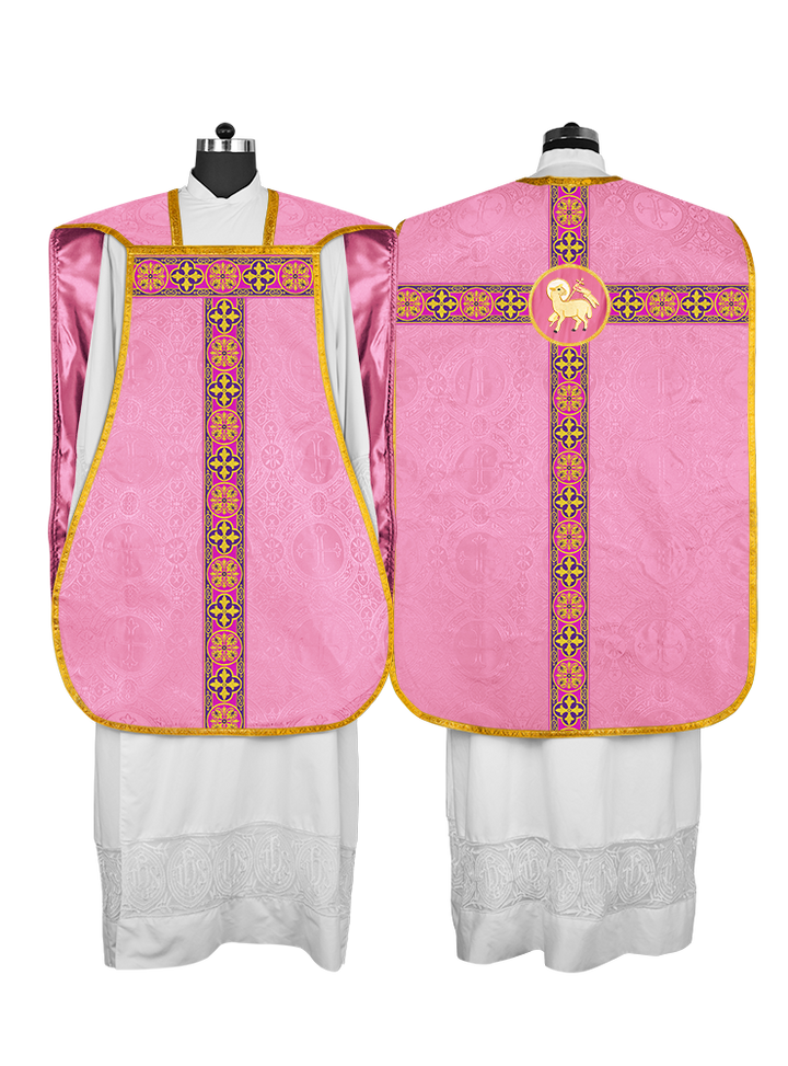 Vestidura romana con espalda de violín, motivos y ribetes trenzados 