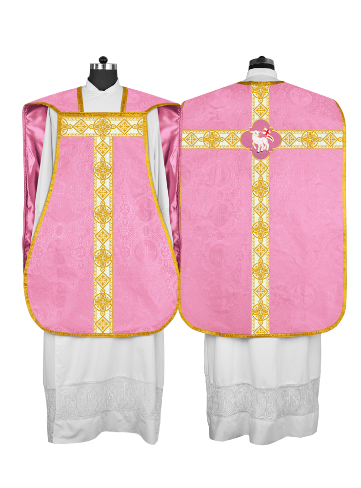 Vestimenta con espalda de violín y motivo bordado 