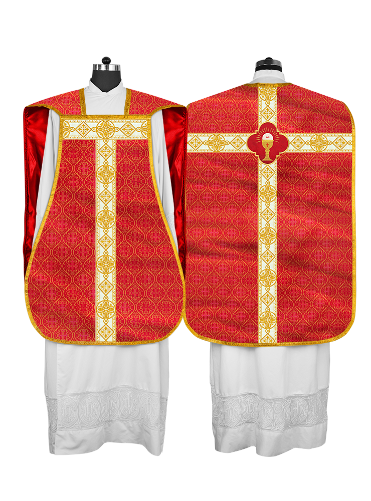 Vestimenta con espalda de violín y motivo bordado 