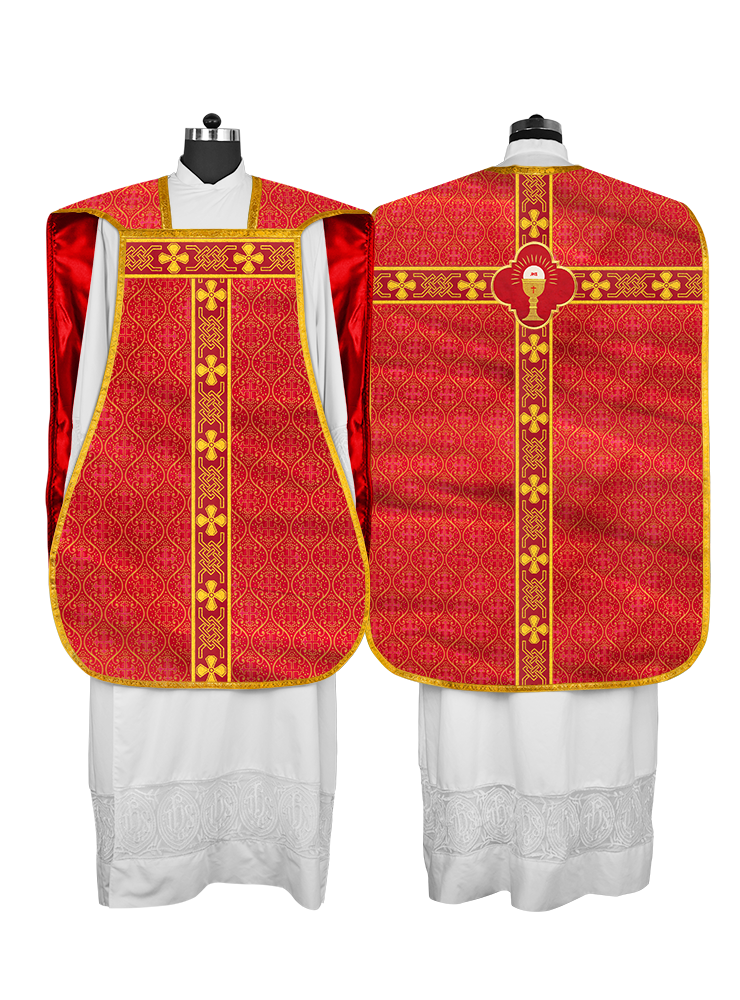 Casulla romana con motivos y ribetes 