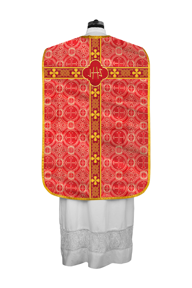 Casulla romana con motivos y ribetes 