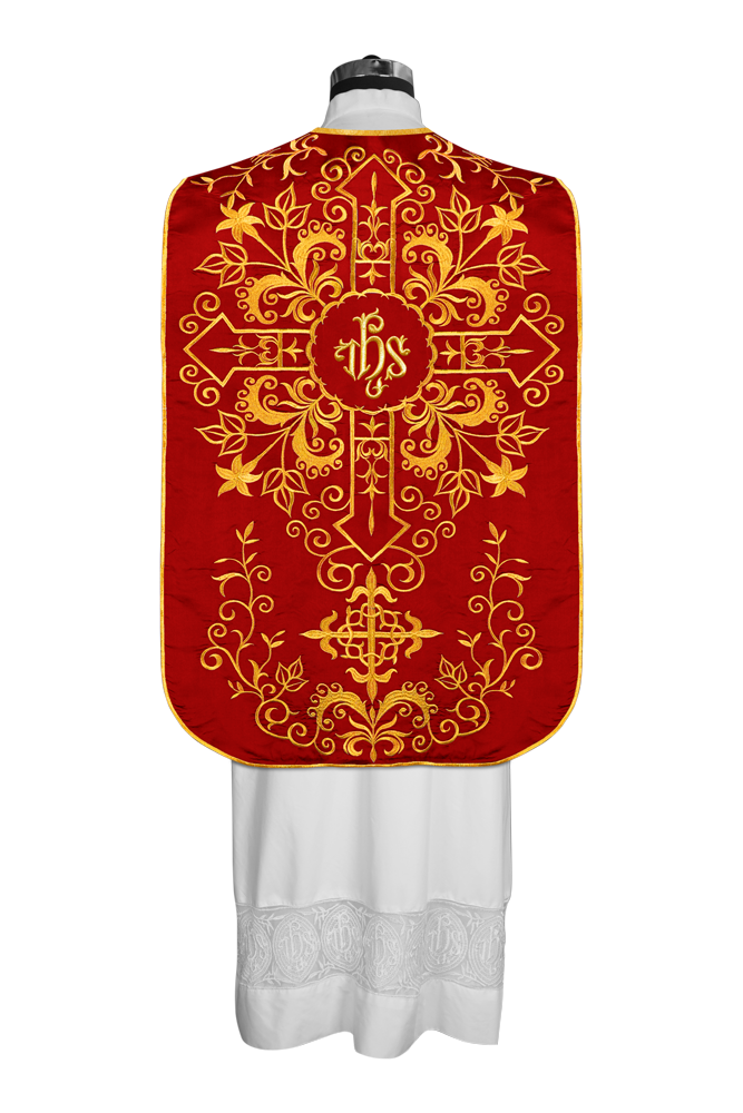 Casulla romana con bordados adornados 