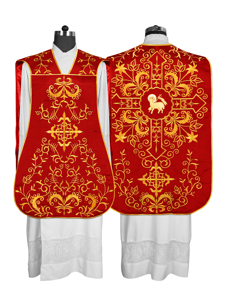 Casulla romana con bordados adornados 