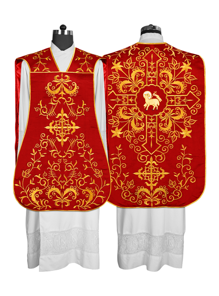 Casulla romana con bordados adornados 